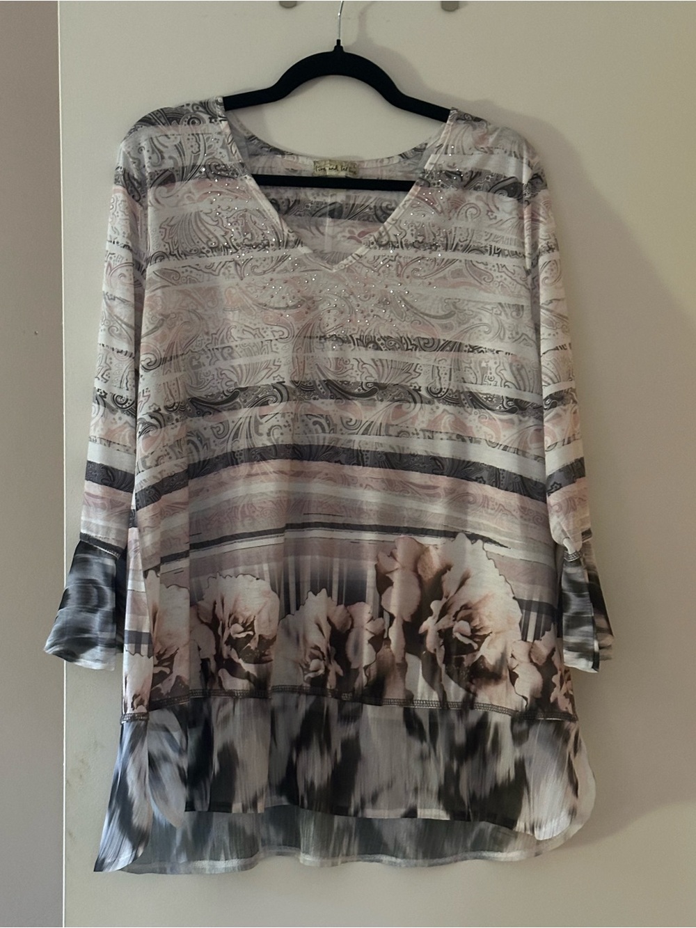 live and let live Floral and Stripe V-Neck Tunic in Beige, Gray and Cream
